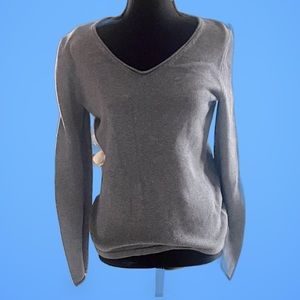 Gray Old Navy V Neck
